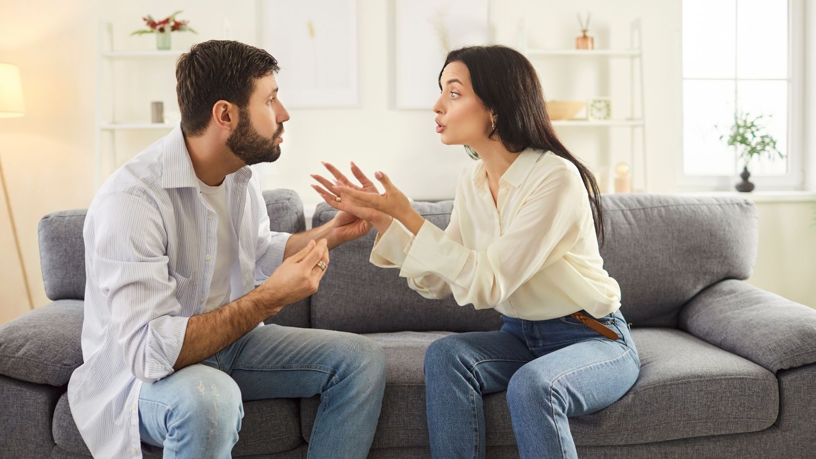 6 Psychological Signs That Reveal Your Partner Is Unhappy In The Relationship 6 Psychological Signs That Reveal Your Partner Is Unhappy In The Relationship